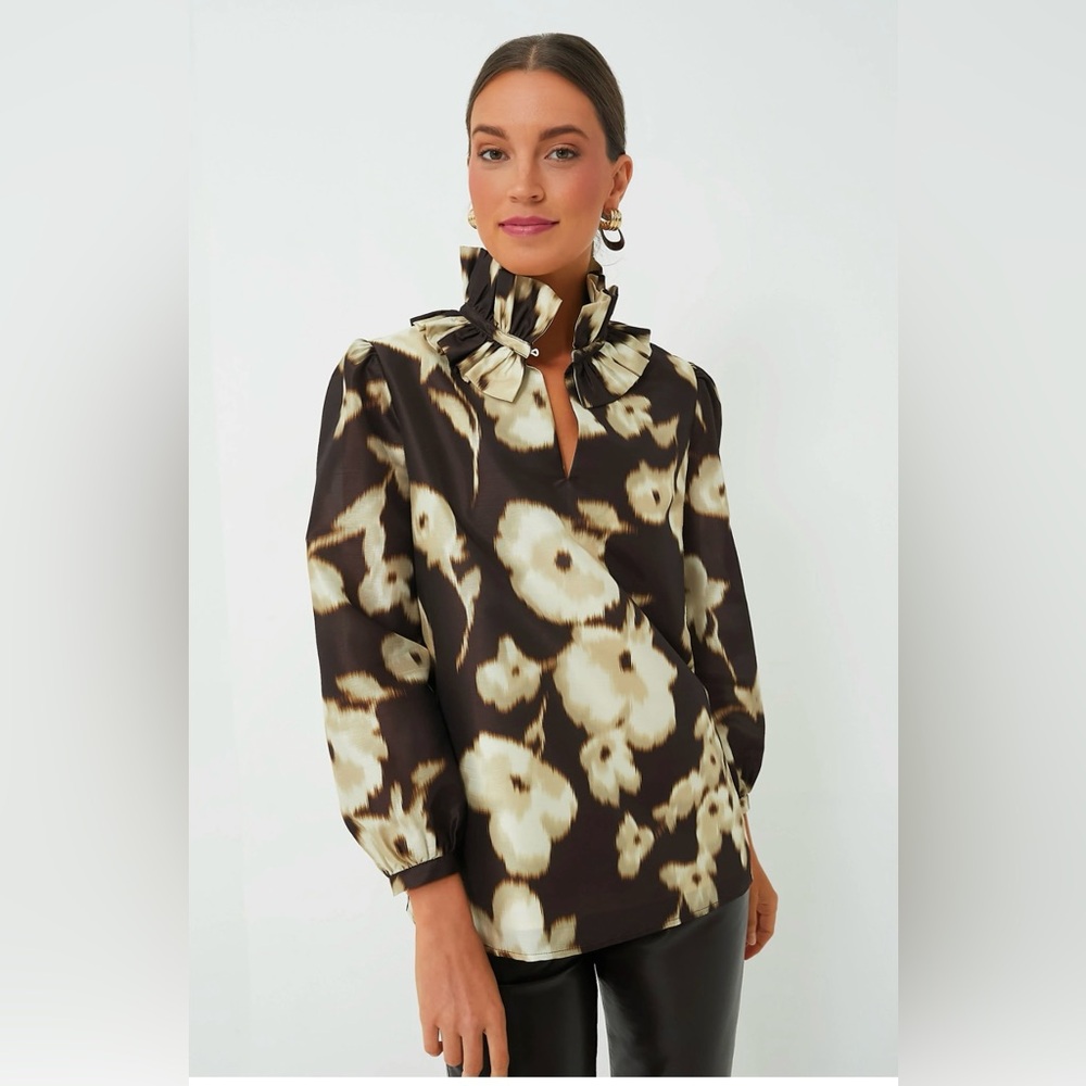 NWOT Tuckernuck Bouvier Ruffle
Neck Brown Tan Print Top Blouse Shirt
Size XL
